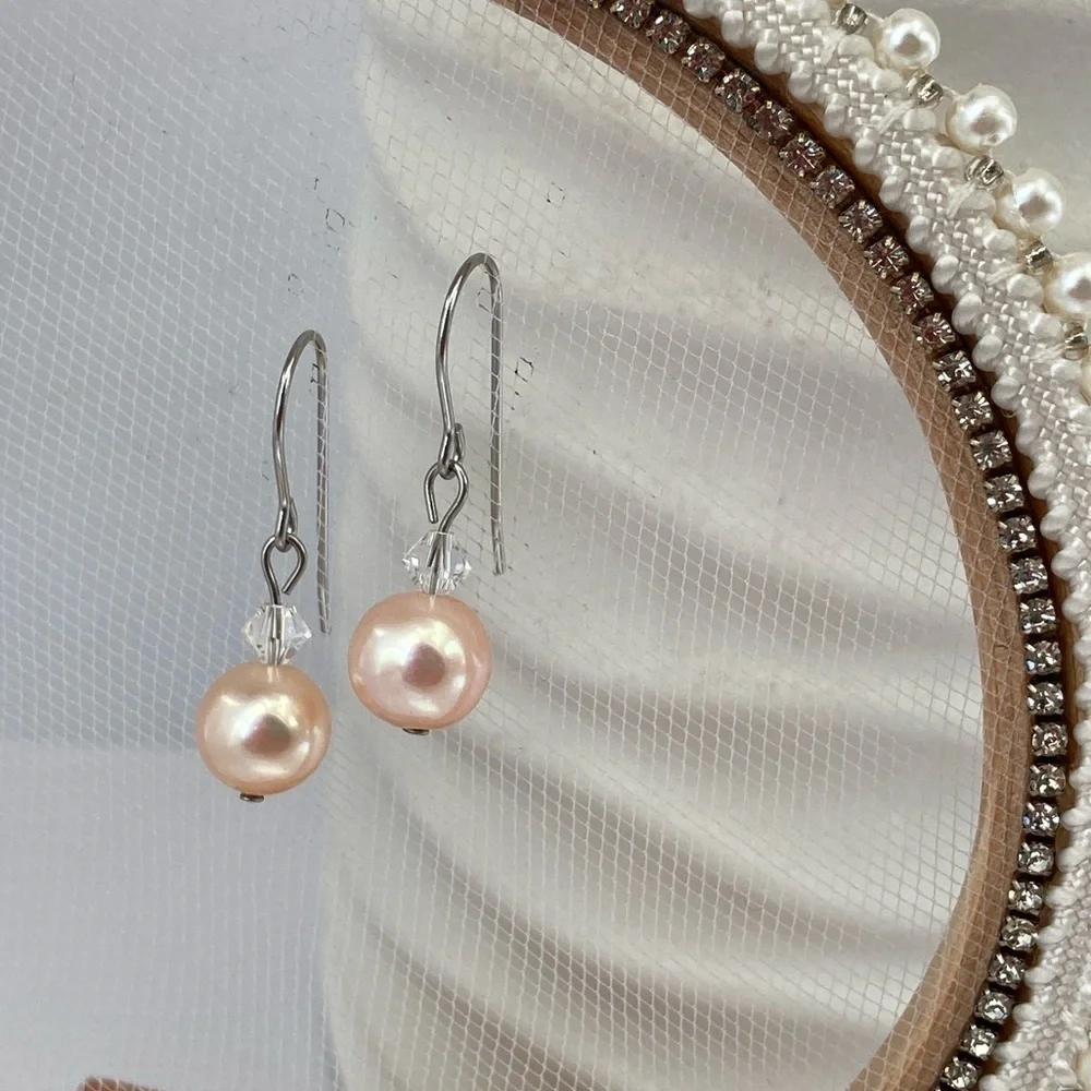 𝅺Freshwater Pearls & Swarovski Crystals soft pink with stainless steel